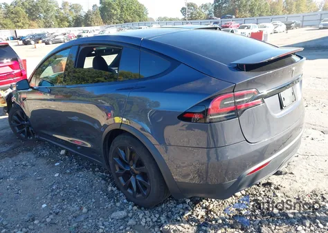 2023 Tesla Model X Dual Motor All-Wheel Drive/Standard Range z USA, uszkodzony, nr VIN 7SAXCBE59PF376507